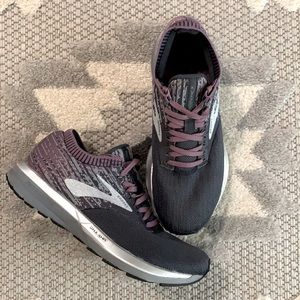 Brooks Ricochet (Women’s) Size 8 - GREY and PURPLE